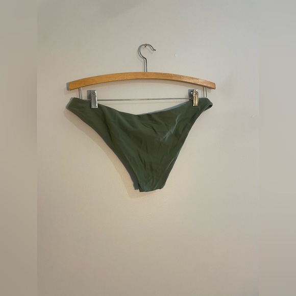 Cupshe Dark Green Bikini Swim Bottoms - Picture 3 of 4